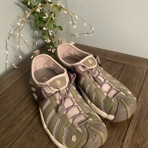Teva terrain shoes size 9